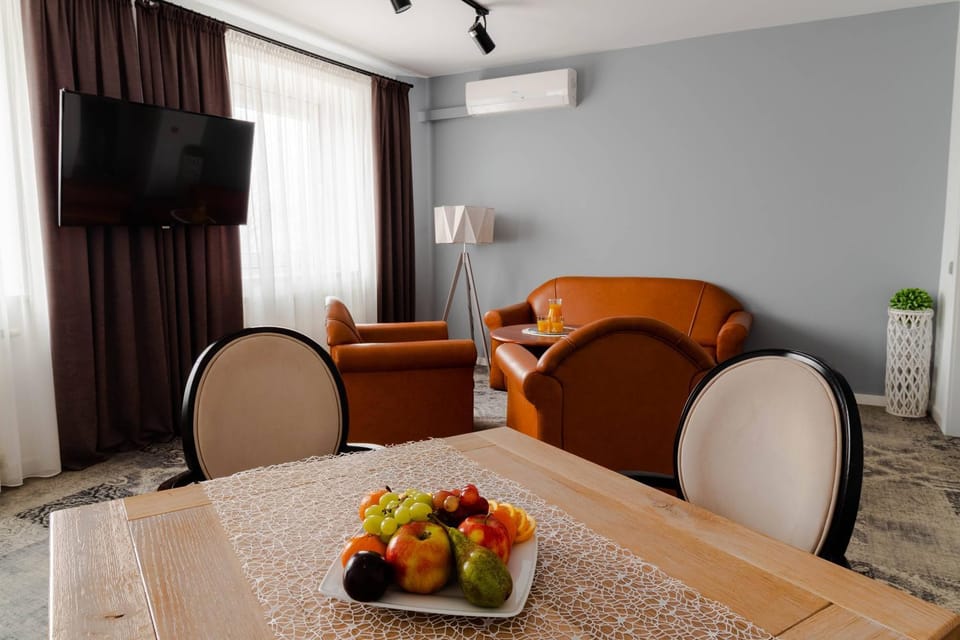 Living room, Seating area, air conditioner
