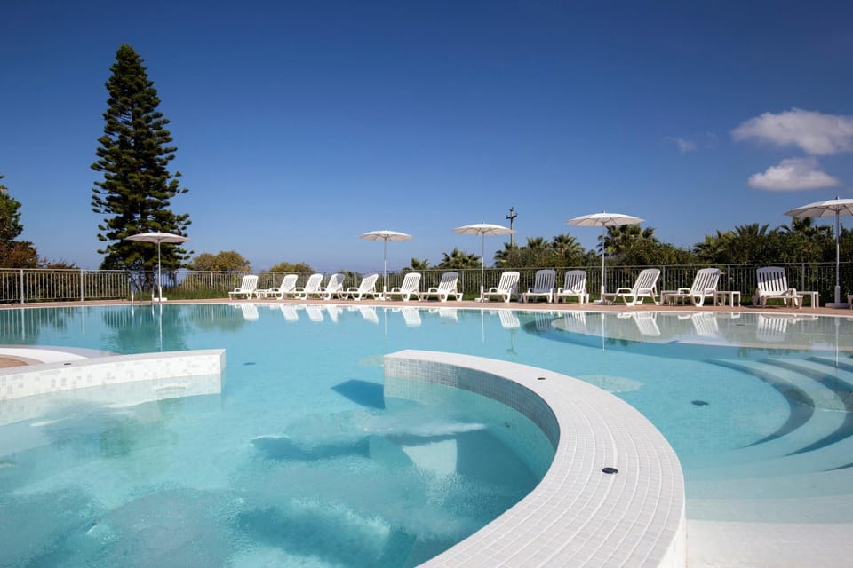 Hot Tub, Massage, Solarium, Pool view, Swimming pool, Swimming pool