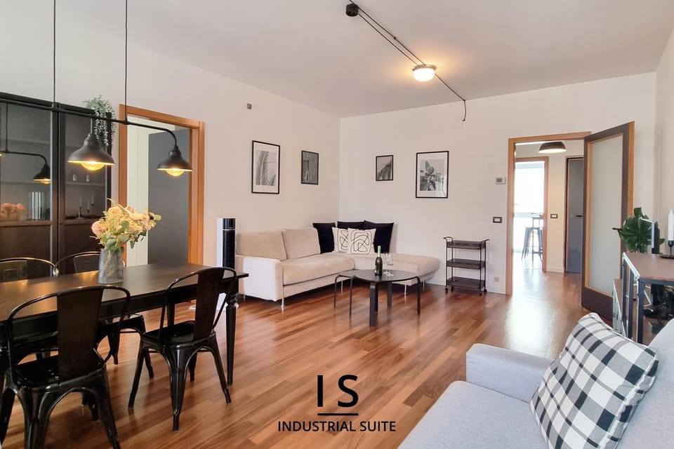 Bed, TV and multimedia, Living room, Photo of the whole room, Seating area, Dining area, heating, internet, air conditioner
