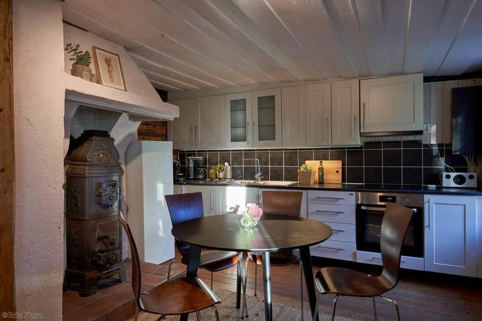 Koselig hytte på gårdstun i Oslo House in Viken, Norway