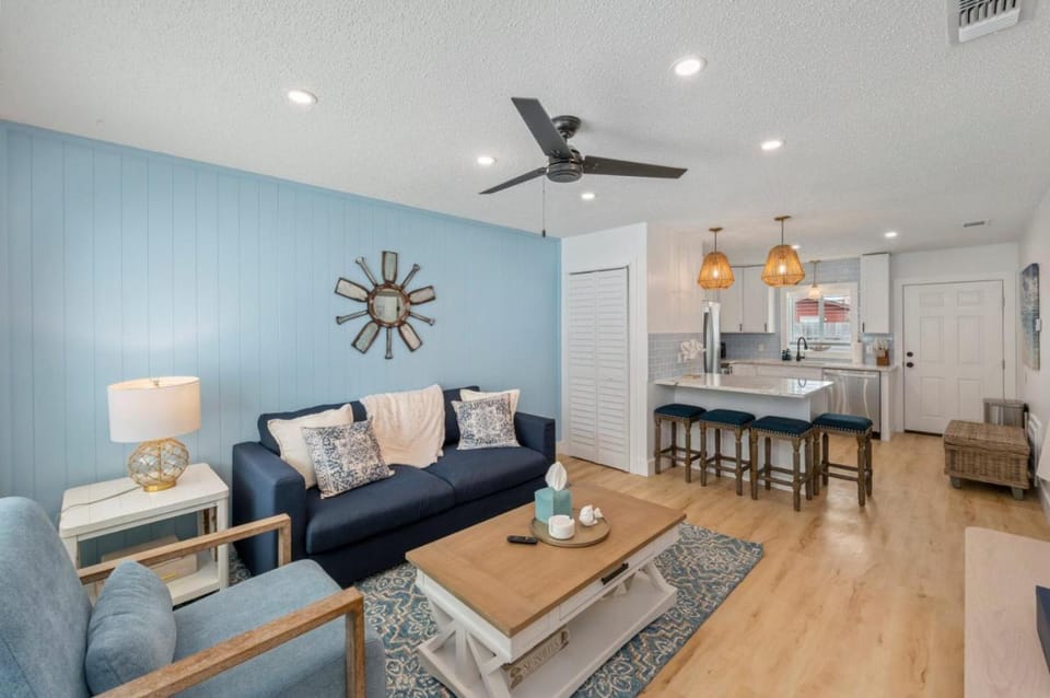 Beachfront Stay with Pool Access Bluefish 3 Apartment in Okaloosa Island