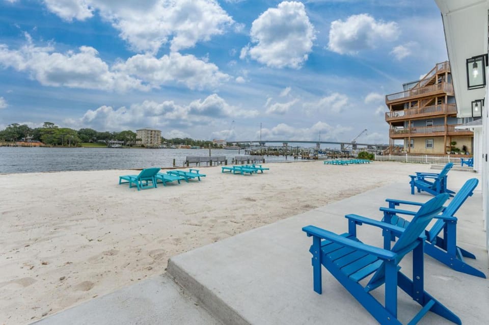 Beachfront Stay with Pool Access Bluefish 5 Apartment in Okaloosa Island