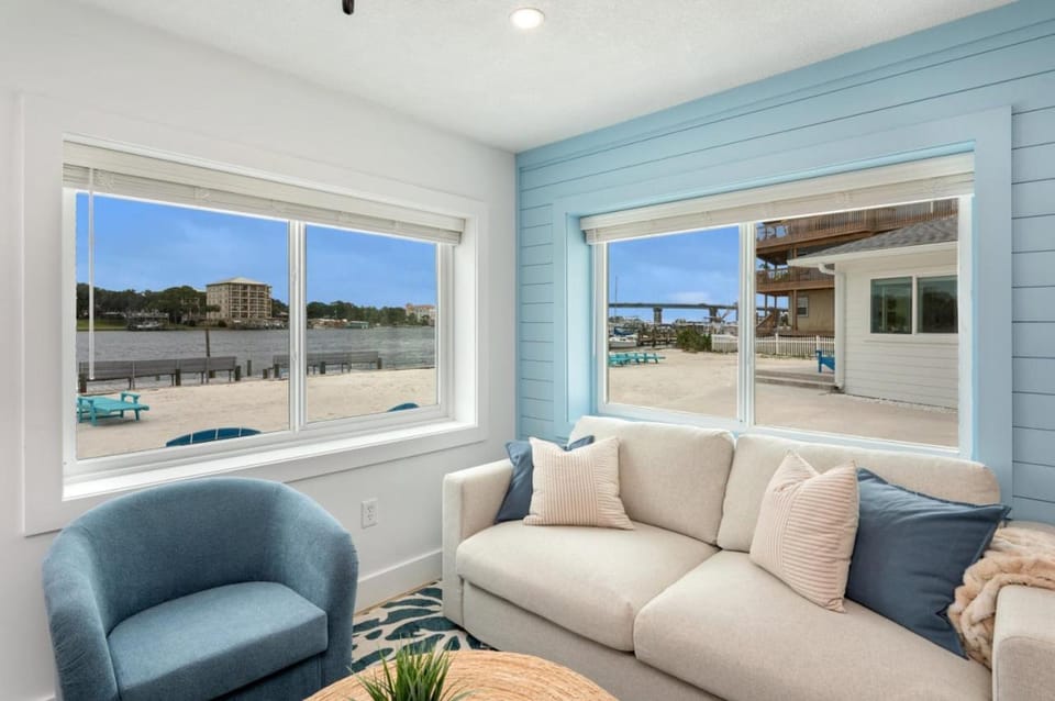 Beachfront Stay with Pool Access Bluefish 4 Apartment in Okaloosa Island