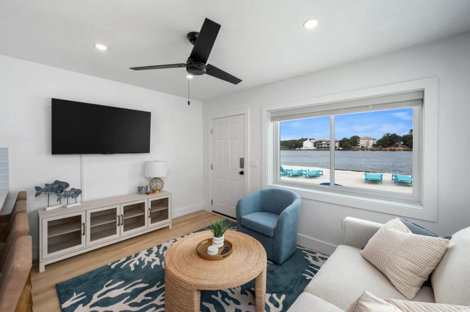 Beachfront Stay with Pool Access Bluefish 4 Apartment in Okaloosa Island