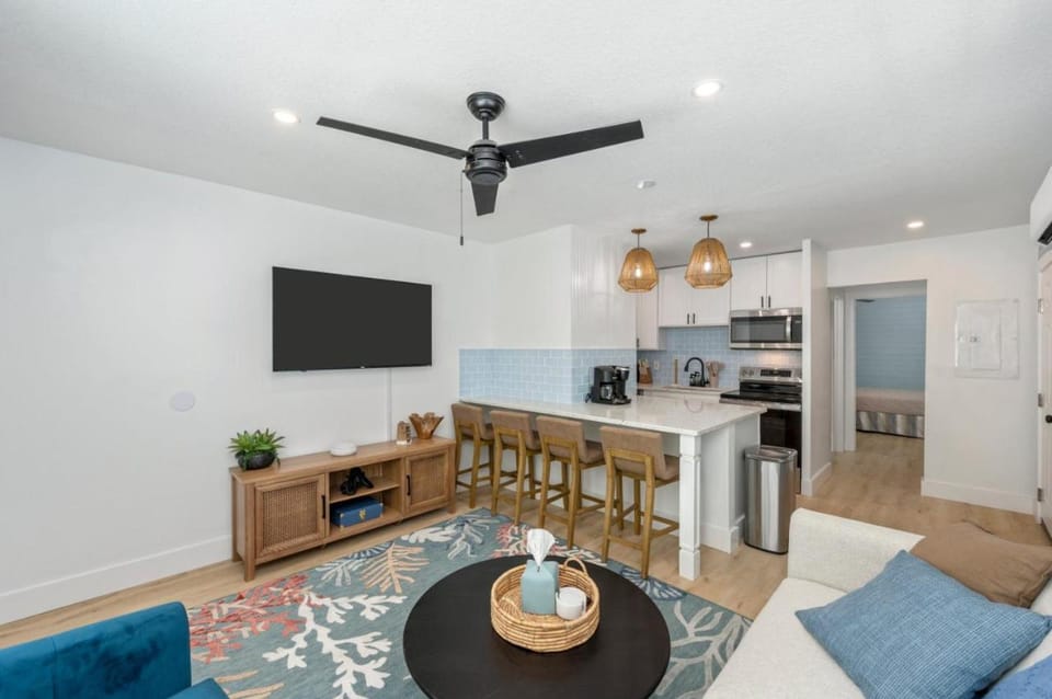 Beachfront Stay with Pool Access Bluefish 2 Apartment in Okaloosa Island