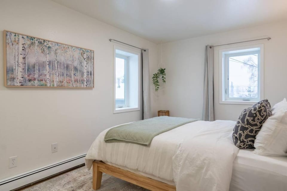The Upper Downtown Suite 2 Apartment in Fairbanks
