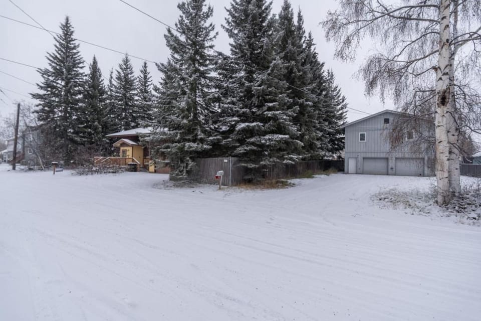 The Upper Downtown Suite 2 Apartment in Fairbanks