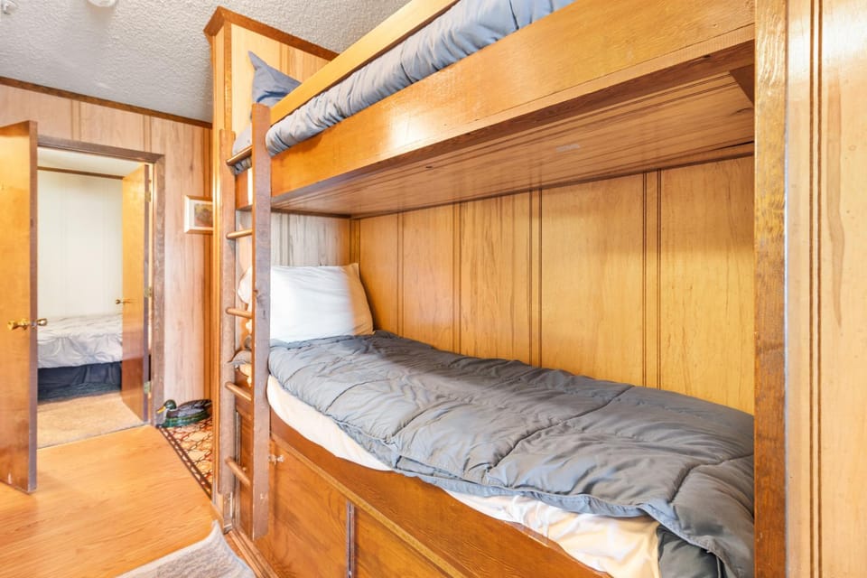 bunk bed