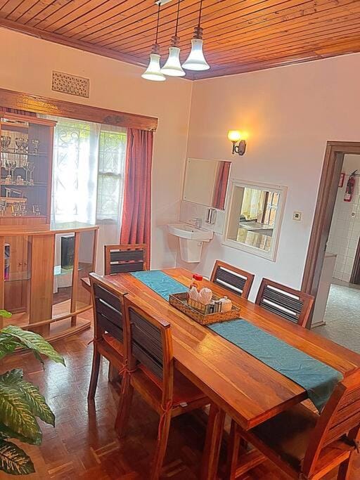 Spacious Homely pt 4Br Apartment in Uganda
