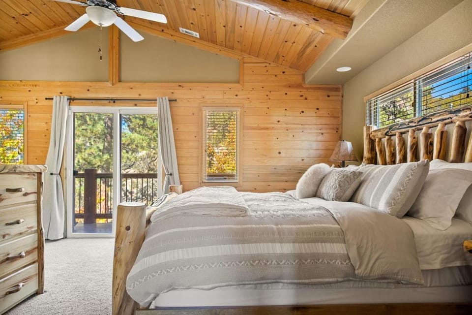 Enchanting Snow Escape House in Big Bear