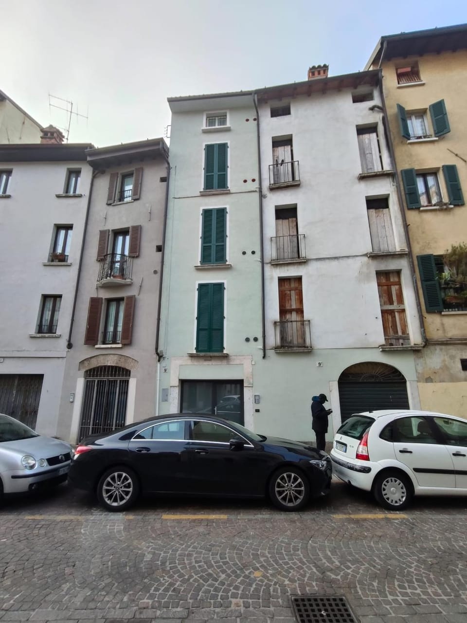 Property building, Day, Location