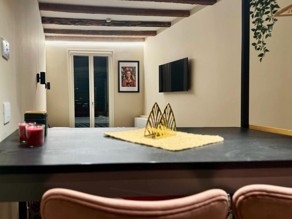 Communal lounge/ TV room, TV and multimedia, Living room, Seating area