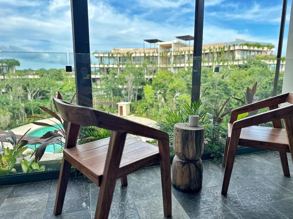 Balcony/Terrace, Pool view