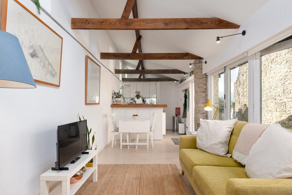 Living room, Seating area, Evening entertainment