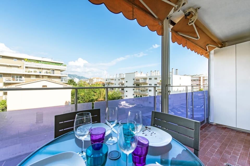 Patio, Dining area