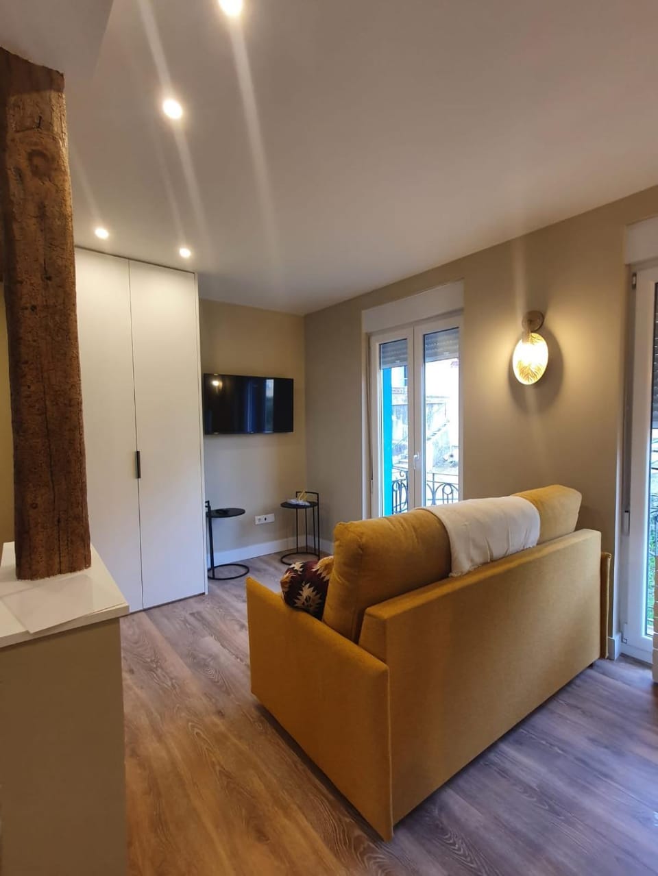 Communal lounge/ TV room