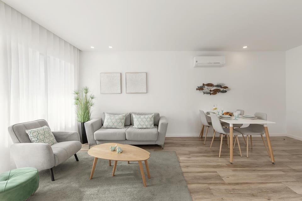 Living room, Dining area, air conditioner