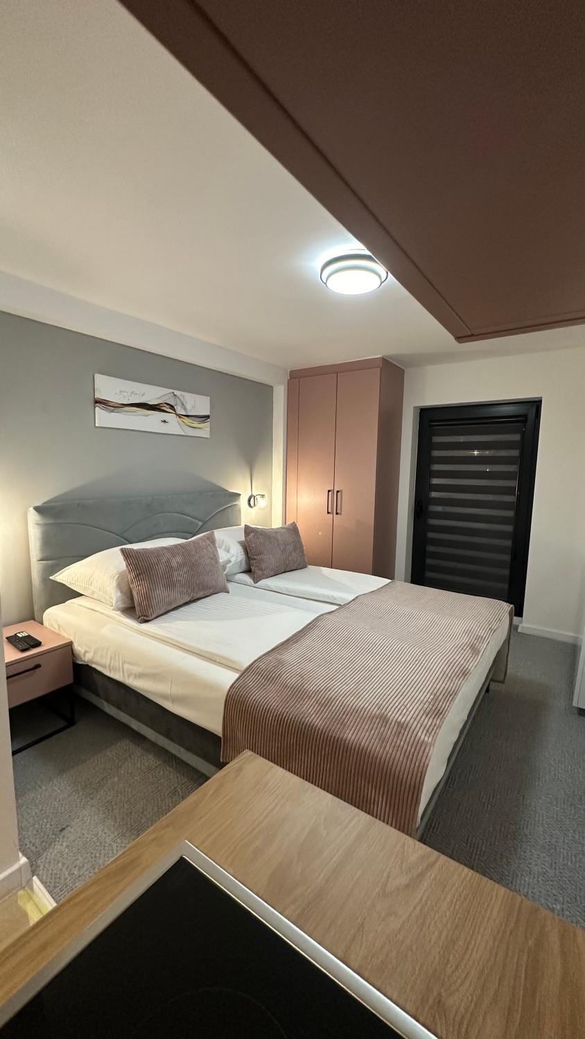 Alinar Oasis Budget Hotel Apartment in Sarajevo