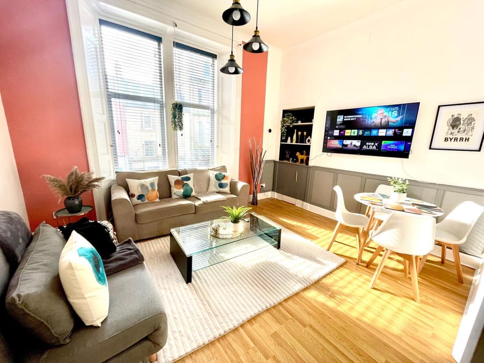 Spacious and Stylish Flat in the Heart of Hawick Apartment in Hawick