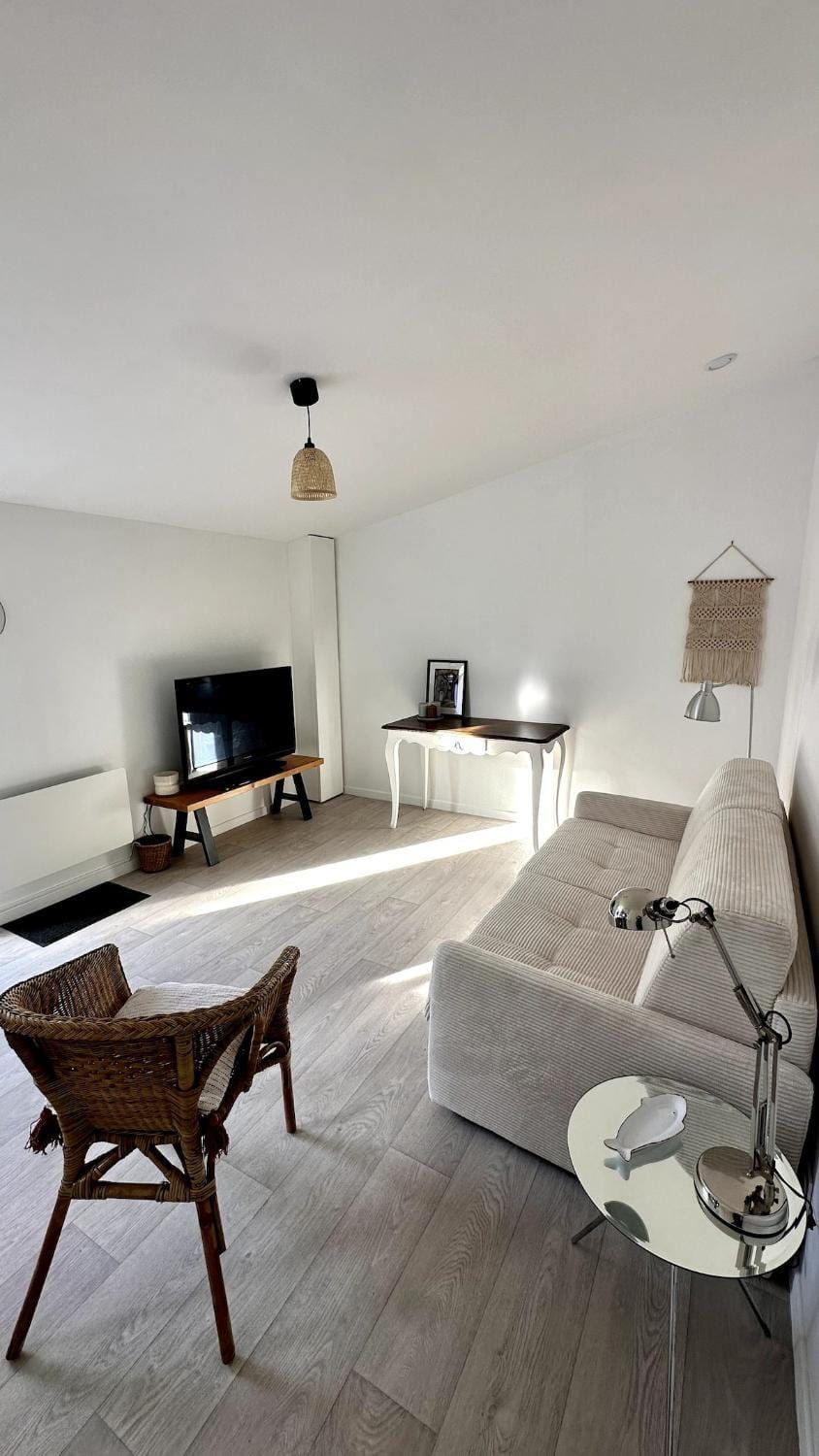 Communal lounge/ TV room, TV and multimedia, Living room, Seating area
