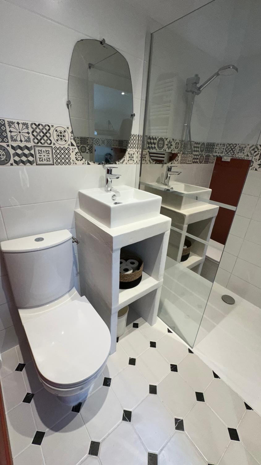 Toilet, Bathroom