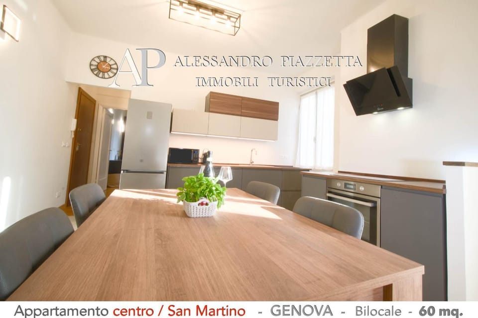 Kitchen or kitchenette, Dining area, oven