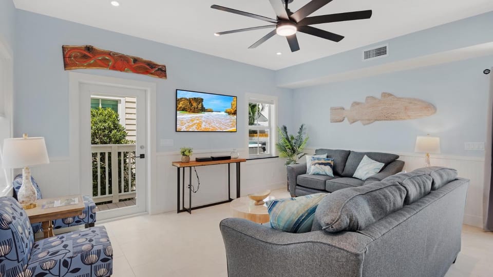 Duchess of Catherine by Last Key Realty House in Key West