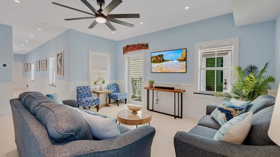 Duchess of Catherine by Last Key Realty House in Key West