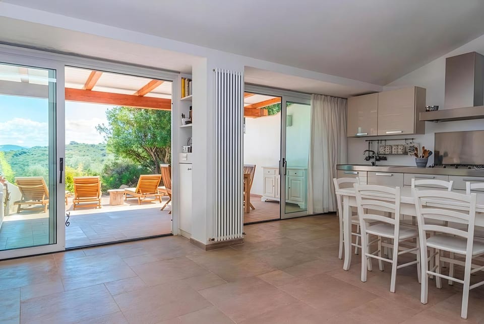 View (from property/room), Kitchen or kitchenette, Living room, Dining area