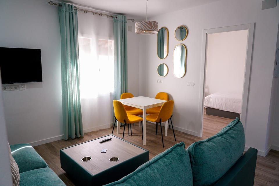 TV and multimedia, Living room, Dining area, air conditioner