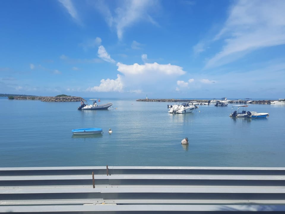 Caret Apartment in Leeward Islands