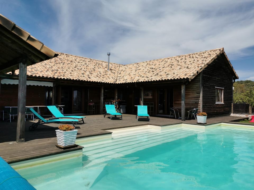 Property building, Swimming pool