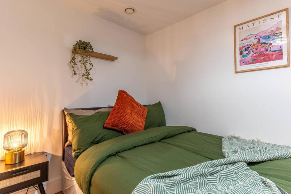 Top Floor City Stay Beatles Bars & Nightlife Apartment in Liverpool