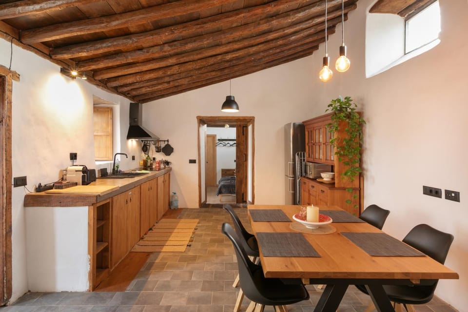 Property building, Kitchen or kitchenette, Living room