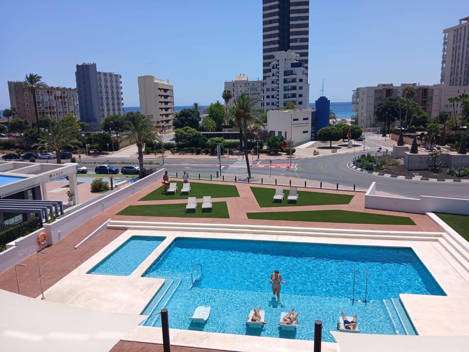 Swimming pool, sunbed