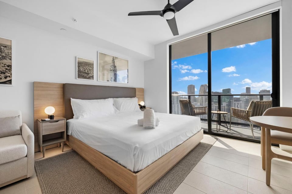Bed, Balcony/Terrace, Living room, Seating area, Dining area, Bedroom, air conditioner