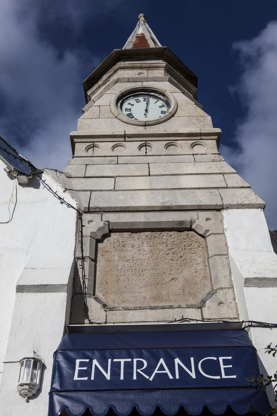 Facade/entrance