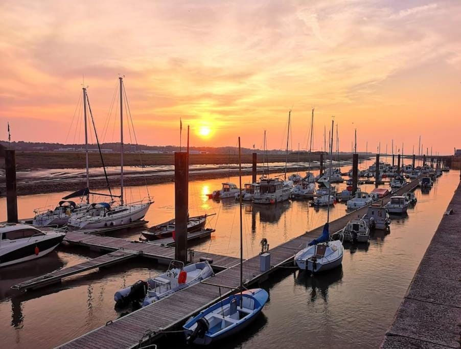 Studio rénové à deux pas du port - Escale Opaline Apartment in Hauts-de-France