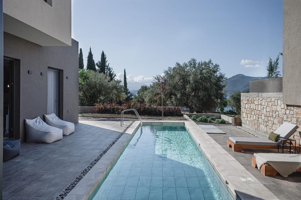 Patio, Pool view, Swimming pool, sunbed