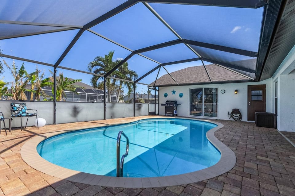 Experience luxury, Game Room, Heated Pool - Villa Resting Beach Place - Roelens House in Cape Coral