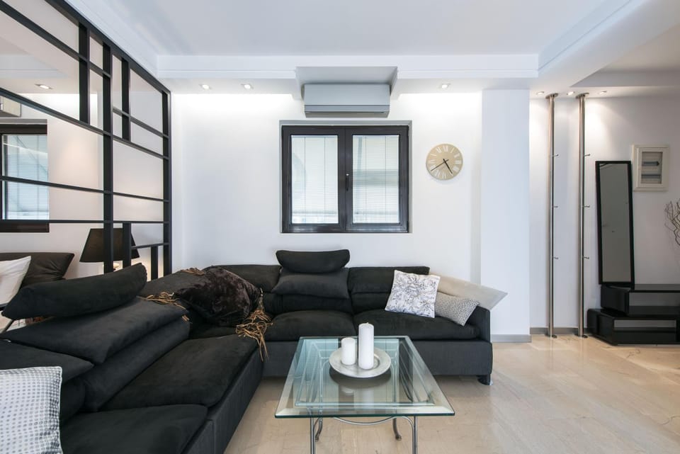 Living room, Seating area, air conditioner