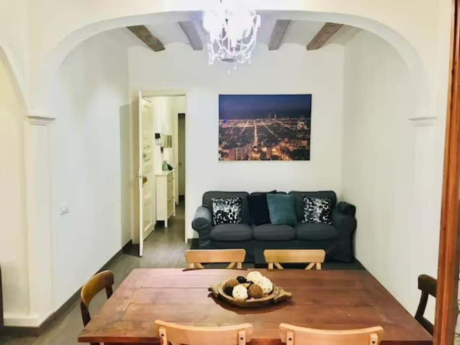 Romantic 19th century apartment Apartment in Barcelona