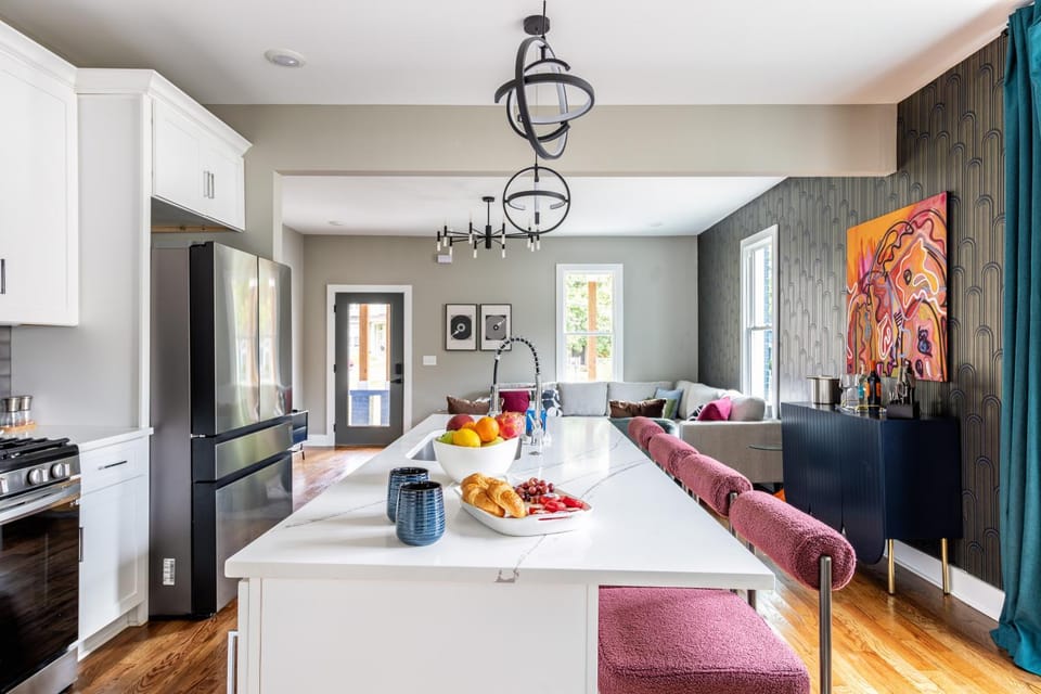 Luxury Home- Huge Yard, Fire Pit, Game and Movie Room House in East Nashville