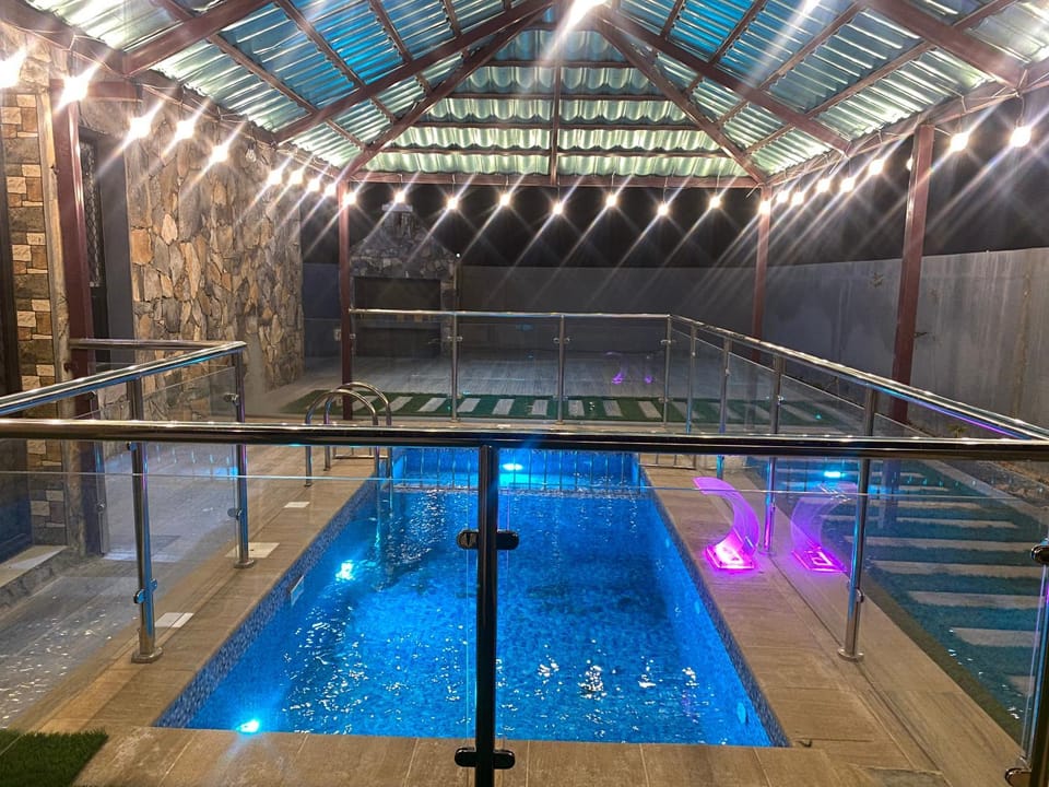 Swimming pool, Swimming pool