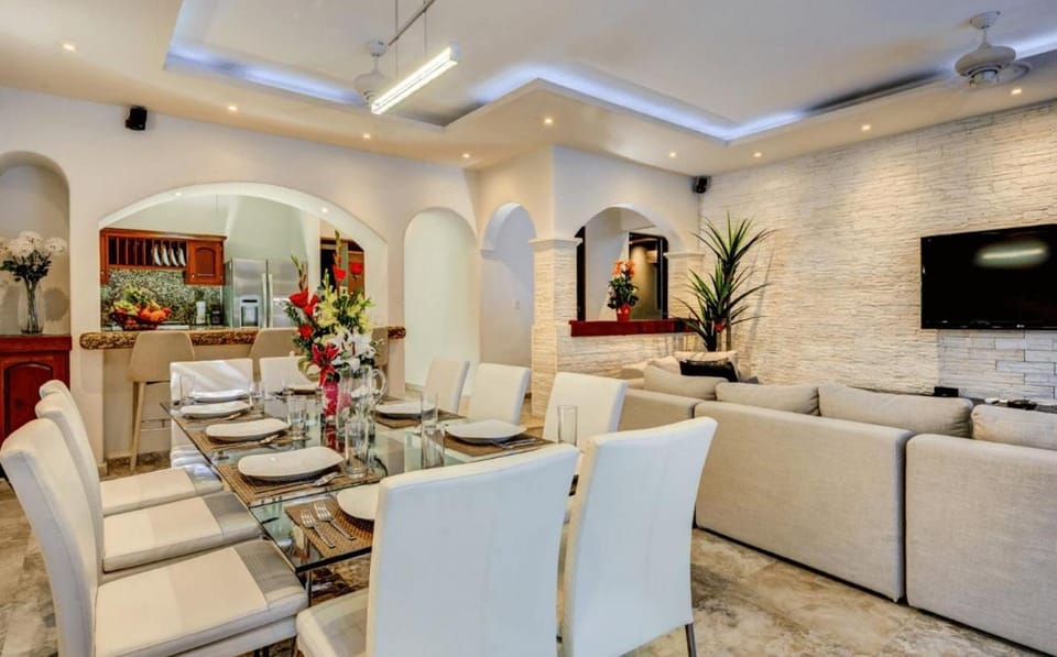 Luxury House in Playacar Steps to the Beach Villa in Playa del Carmen