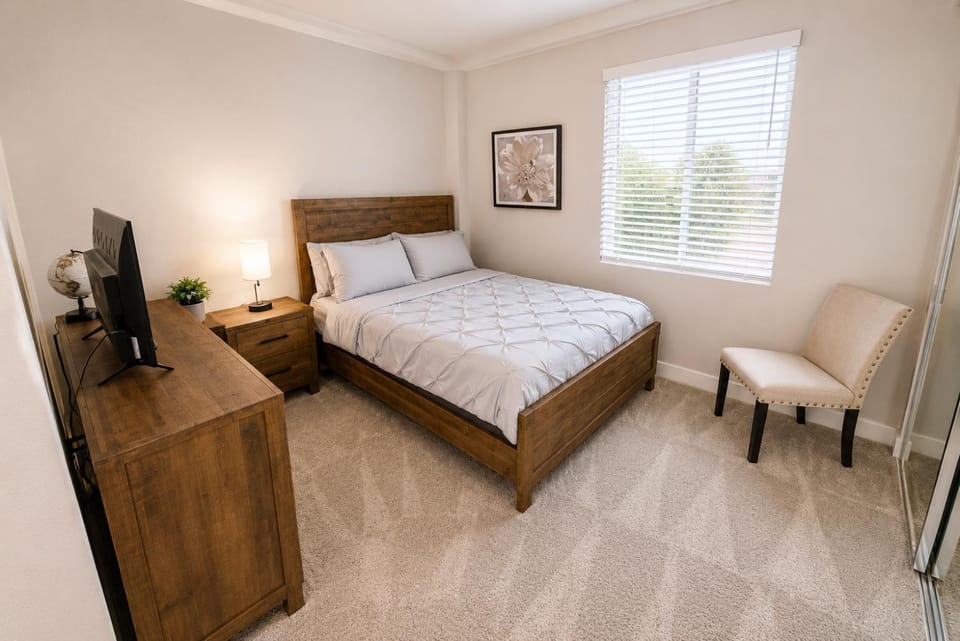 Cozy Apartment Homes On Wilshire Corridor Apartment in Westwood