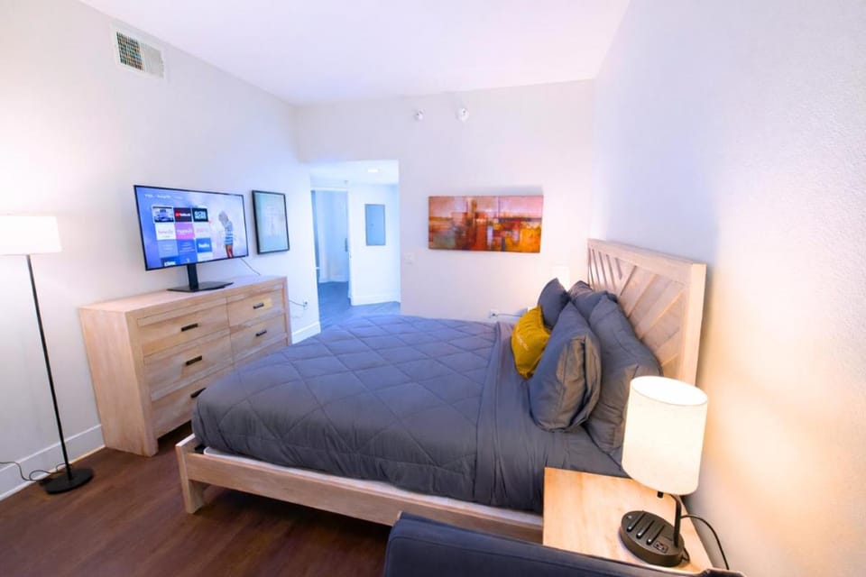 Cozy Apartment Homes On Wilshire Corridor Apartment in Westwood