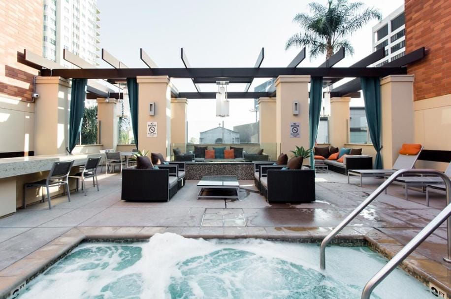 Hot Tub, Swimming pool