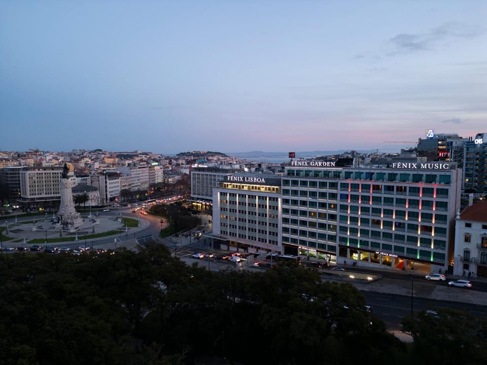 Bird's eye view, Location