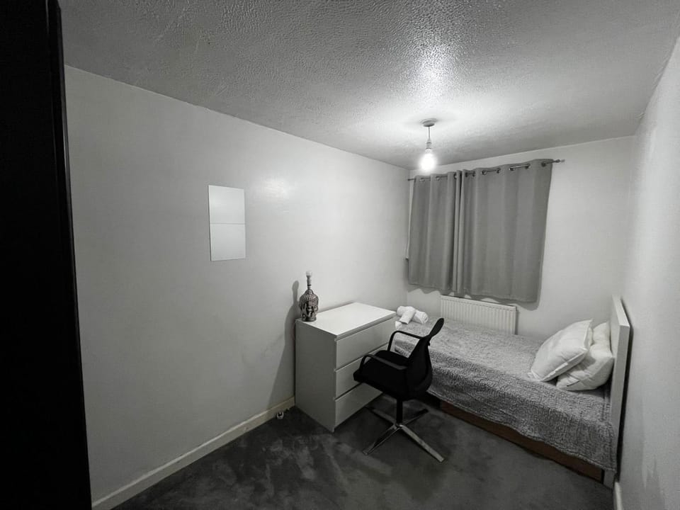 Plaistow comfort- single room Vacation rental in London